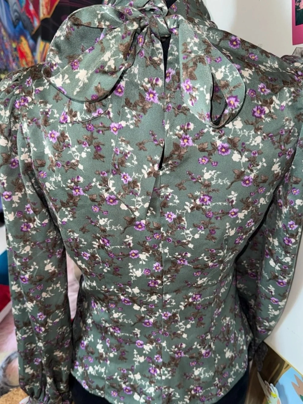 Astr Puff sleeve Olive Green Floral High-Neck Long-Sleeve Blouse